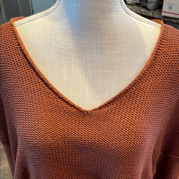 Cupcake Clothing Chunky Dropped‎ Shoulder V-Neck Knit Sweater - Picture 2 of 8